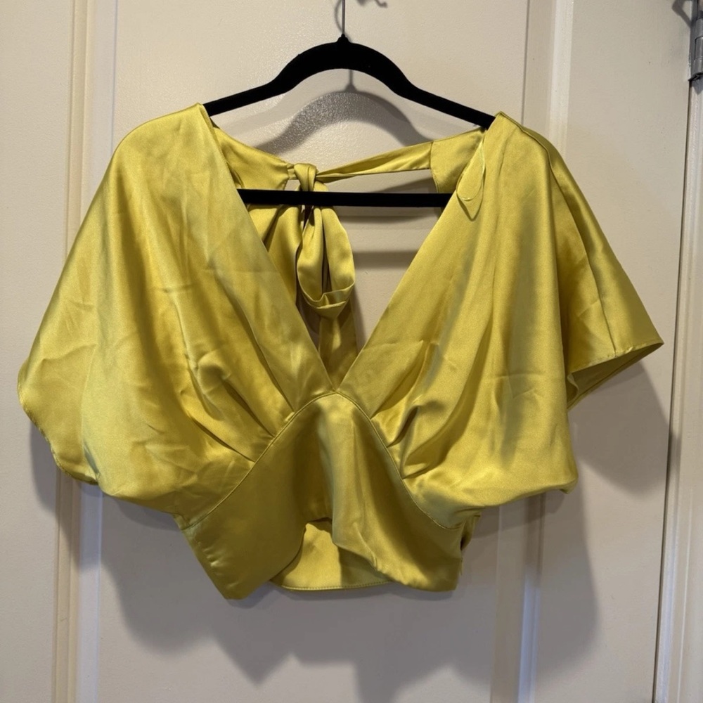 NWT Zara Satin Drssy Elegant Yellow Women's Top With Open Back & Bow Tie Back